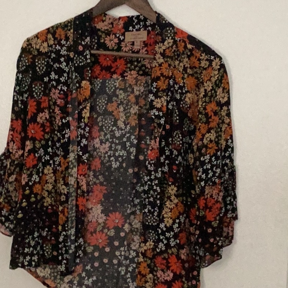 Bow neck floral blouse in a silky fabric